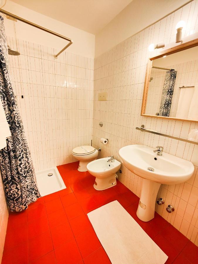Albergo B&B Tenesi Manerba del Garda Bagian luar foto