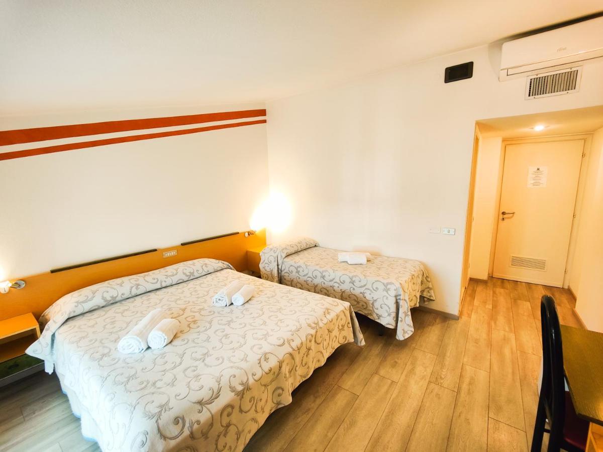 Albergo B&B Tenesi Manerba del Garda Bagian luar foto