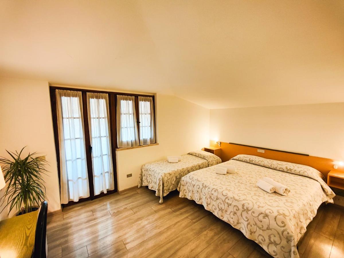 Albergo B&B Tenesi Manerba del Garda Bagian luar foto