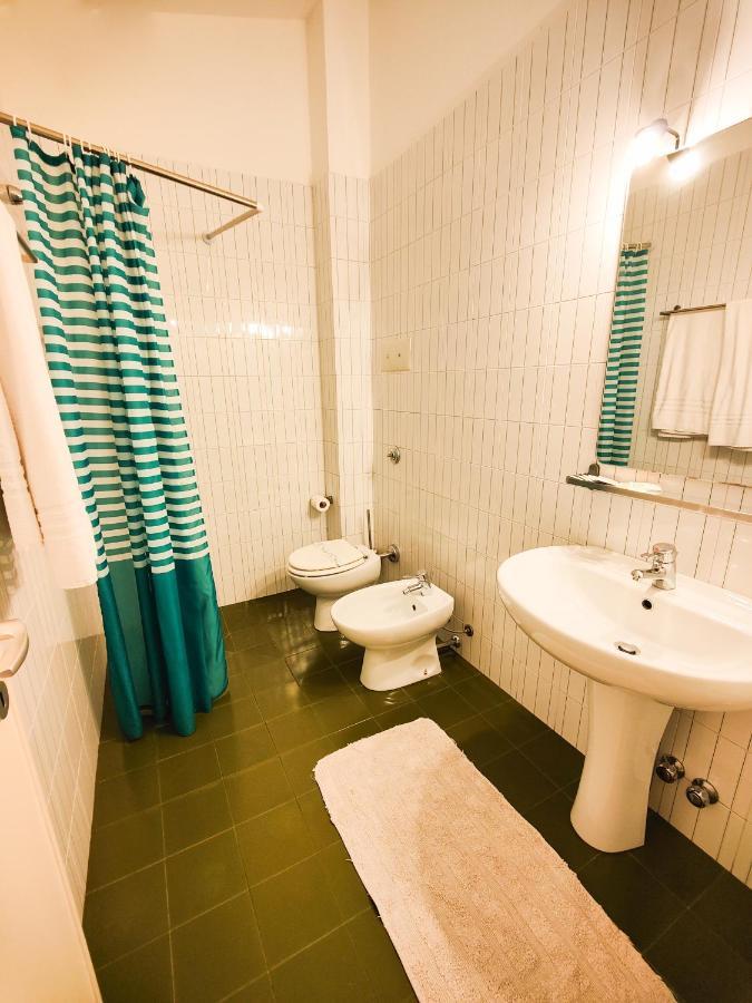 Albergo B&B Tenesi Manerba del Garda Bagian luar foto